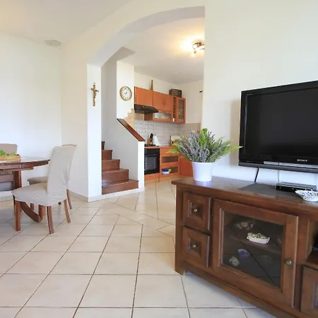 Nyaraló House Mirta