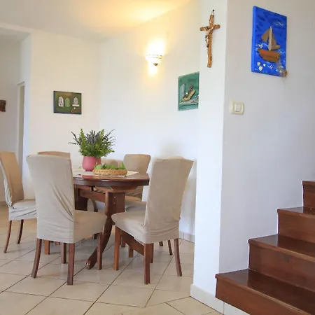 House Mirta
