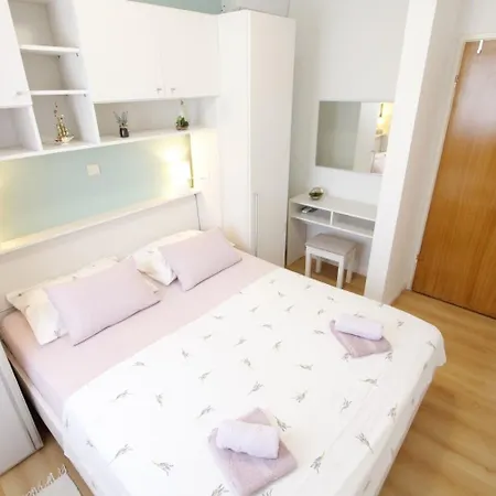 House Mirta * Veli Rat