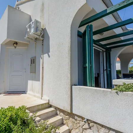 House Near Lighthouse Holiday home Veli Rat
