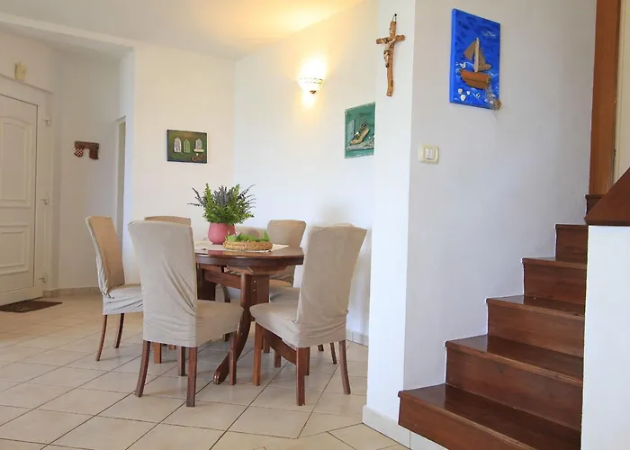 House Mirta